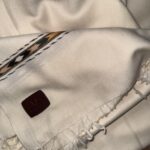 Premium Quality Off White Single Border Woolen Shawl photo review