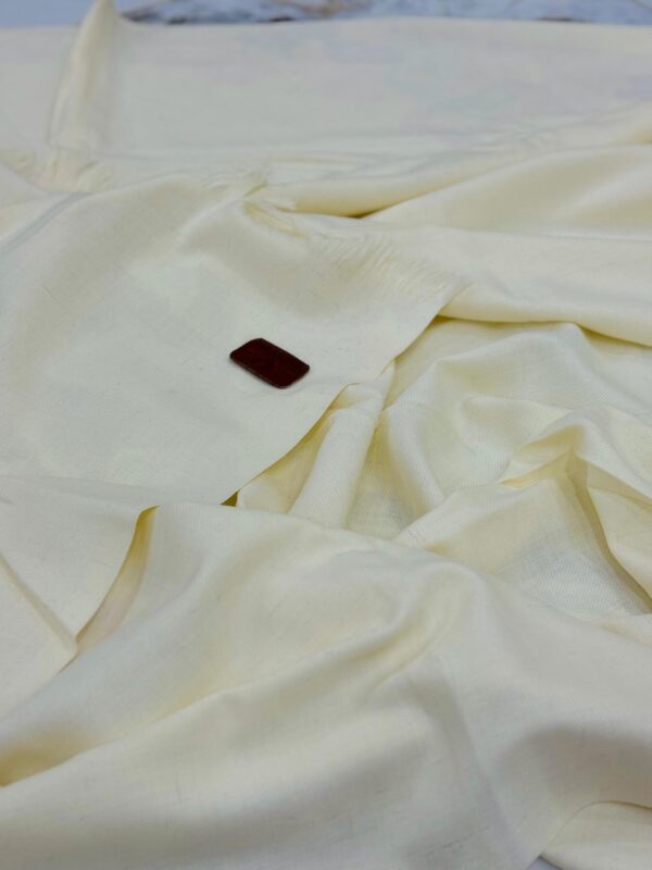 Premium Quality Pearl White Woolen Bannuzai shawl - Image 5