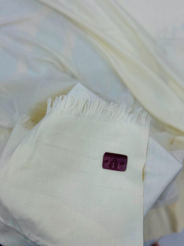 Premium Quality Pearl White Woolen Bannuzai Shawl