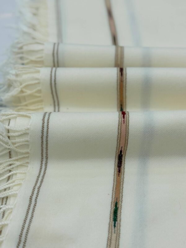 Bannuzai Premium Quality Off-White Woolen Shawl