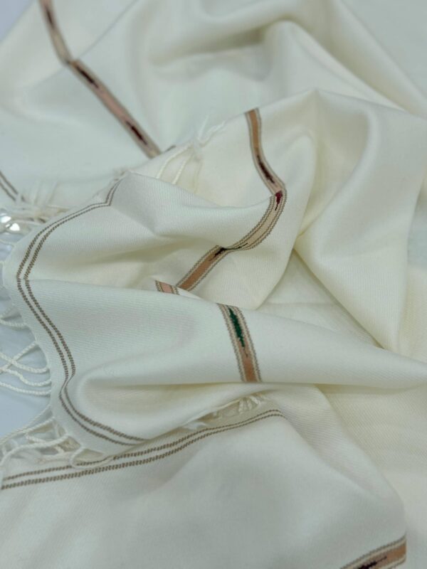 Bannuzai Premium Quality Off-White Woolen Shawl