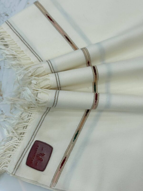 Bannuzai Premium Quality Off-White Woolen Shawl